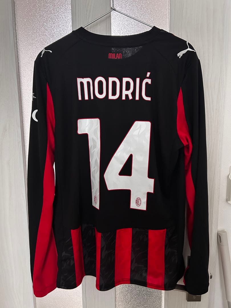 【正規品】ACミラン モドリッチ 2526ホーム ユニフォーム