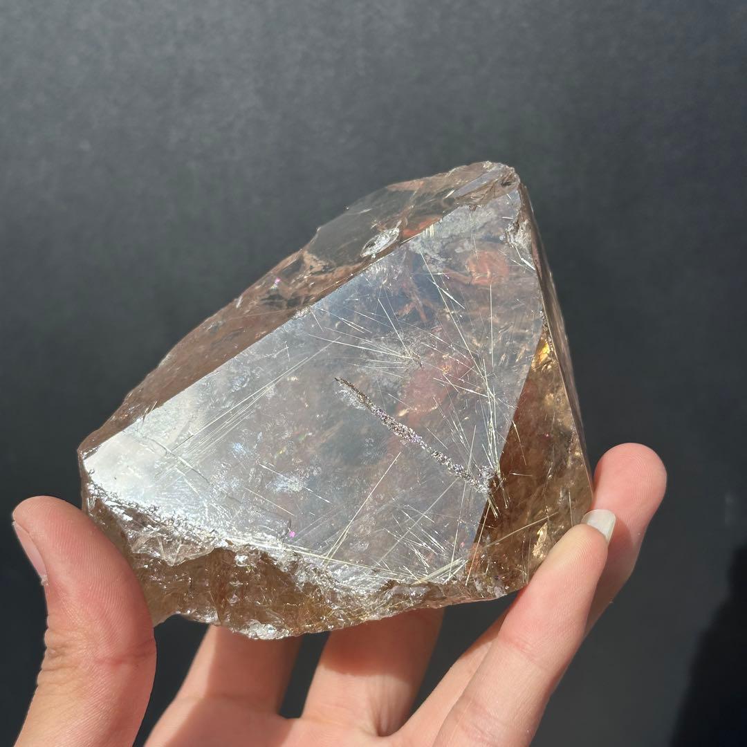 ブラジル産❣️天然石 タイチンルチルクォーツの原石 置物 鉱物G.110