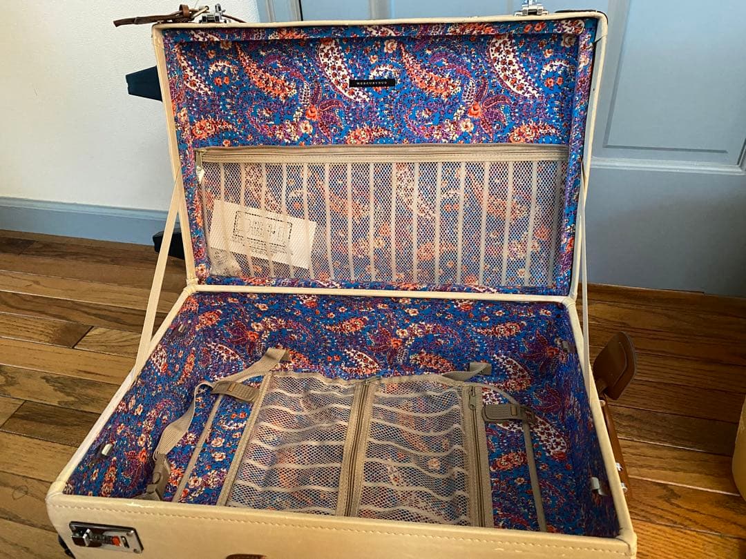 マーキュリーデュオ クリーム色クラシックキャリーケース