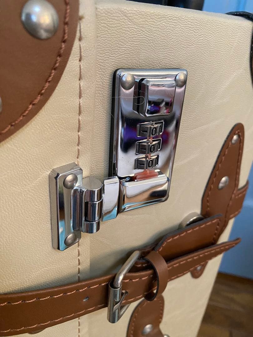 マーキュリーデュオ クリーム色クラシックキャリーケース