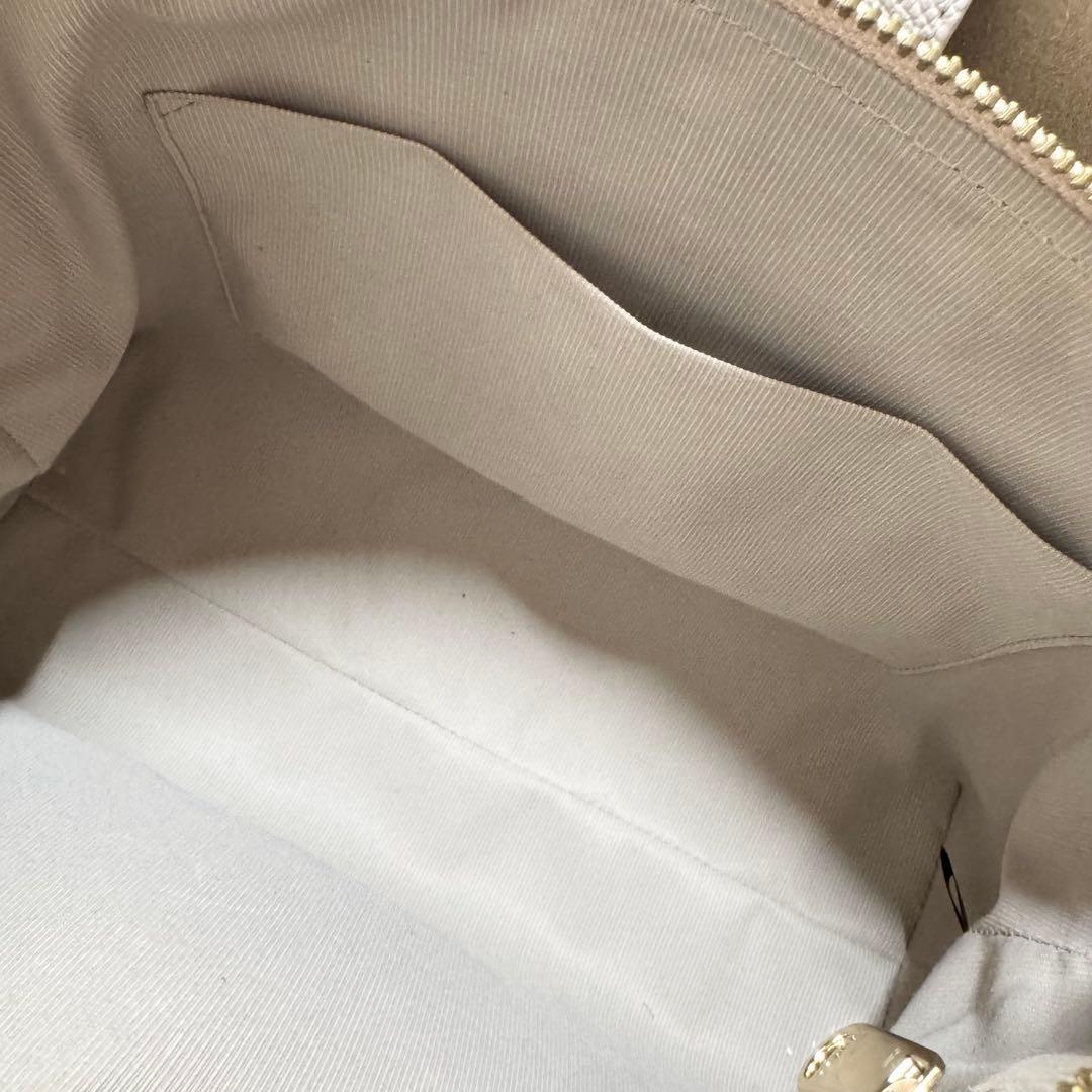 ✨保証書付き✨フルラ 現行 ヴィットリア ショルダーバッグ 現行ロゴ グレージュ