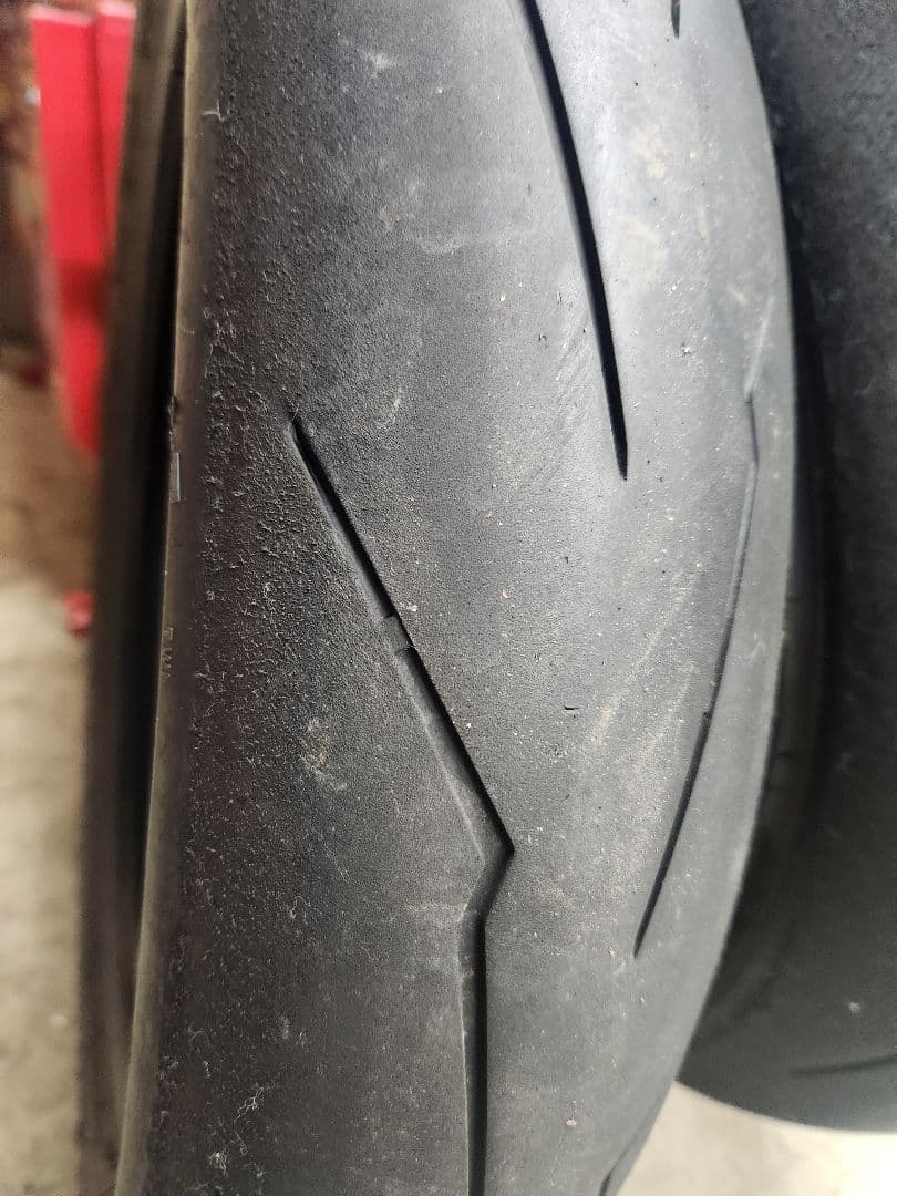 ピレリ　スーパーコルサ　前後