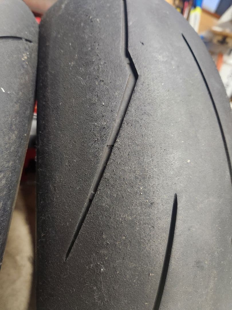 ピレリ　スーパーコルサ　前後