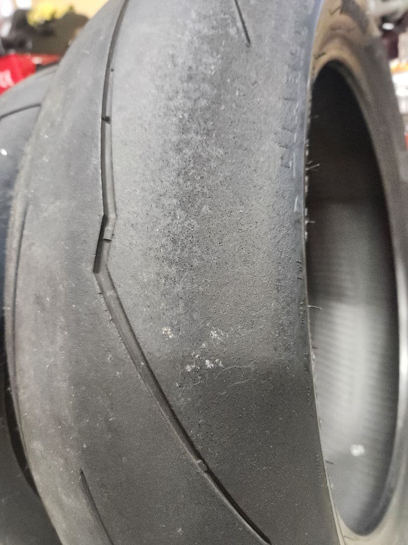 ピレリ　スーパーコルサ　前後