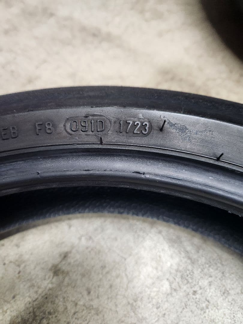 ピレリ　スーパーコルサ　前後