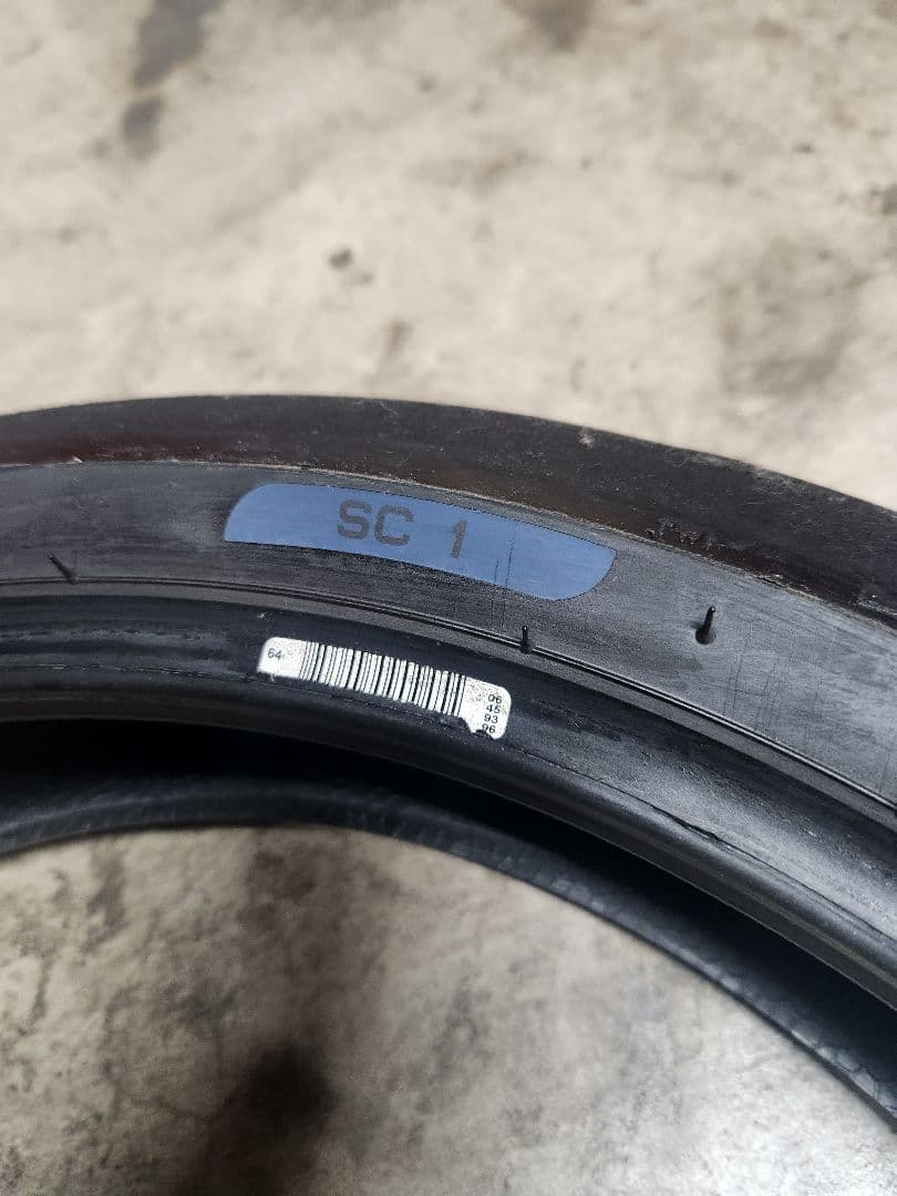 ピレリ　スーパーコルサ　前後