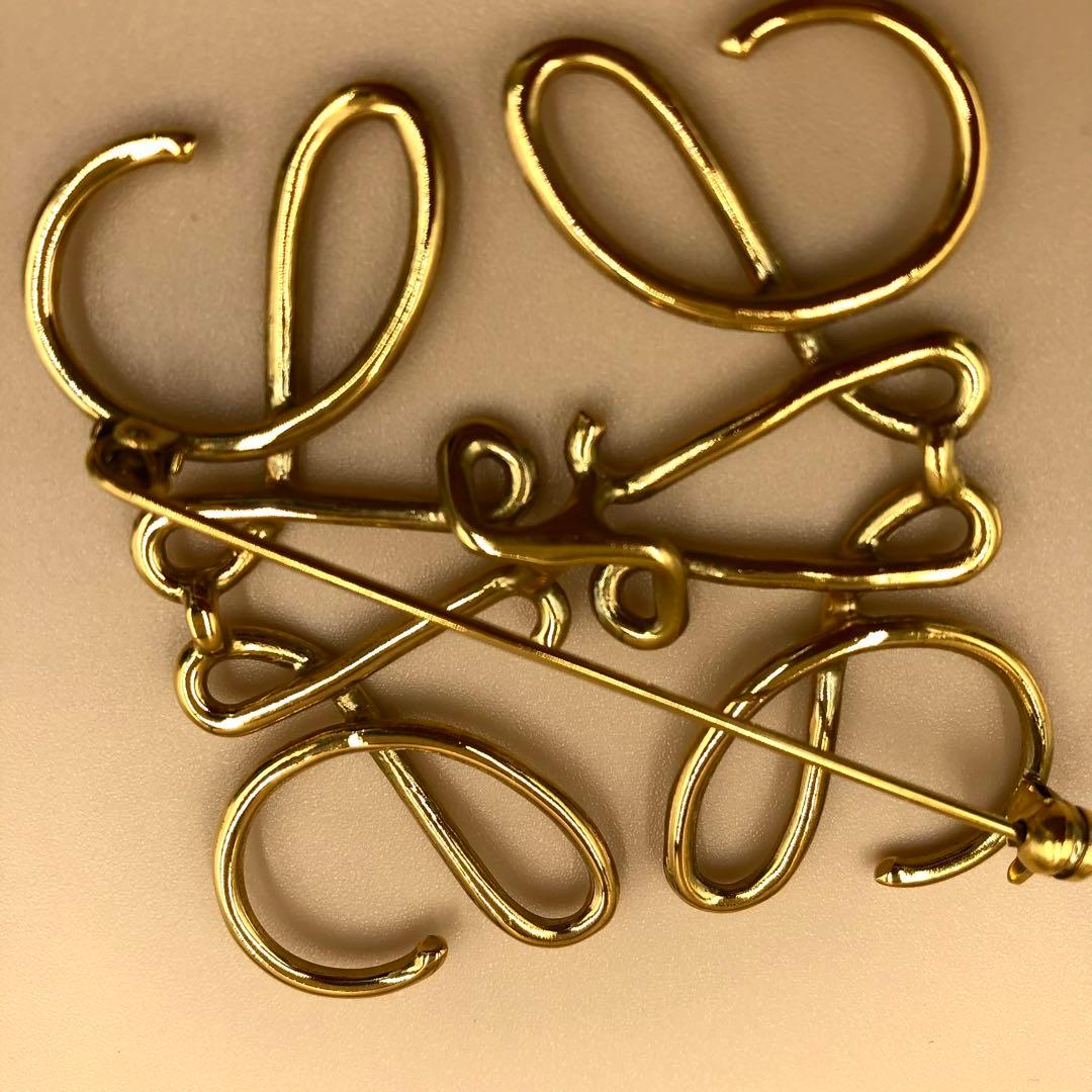 LOEWE ロエベ アナグラム ゴールドブローチ　SG3056B