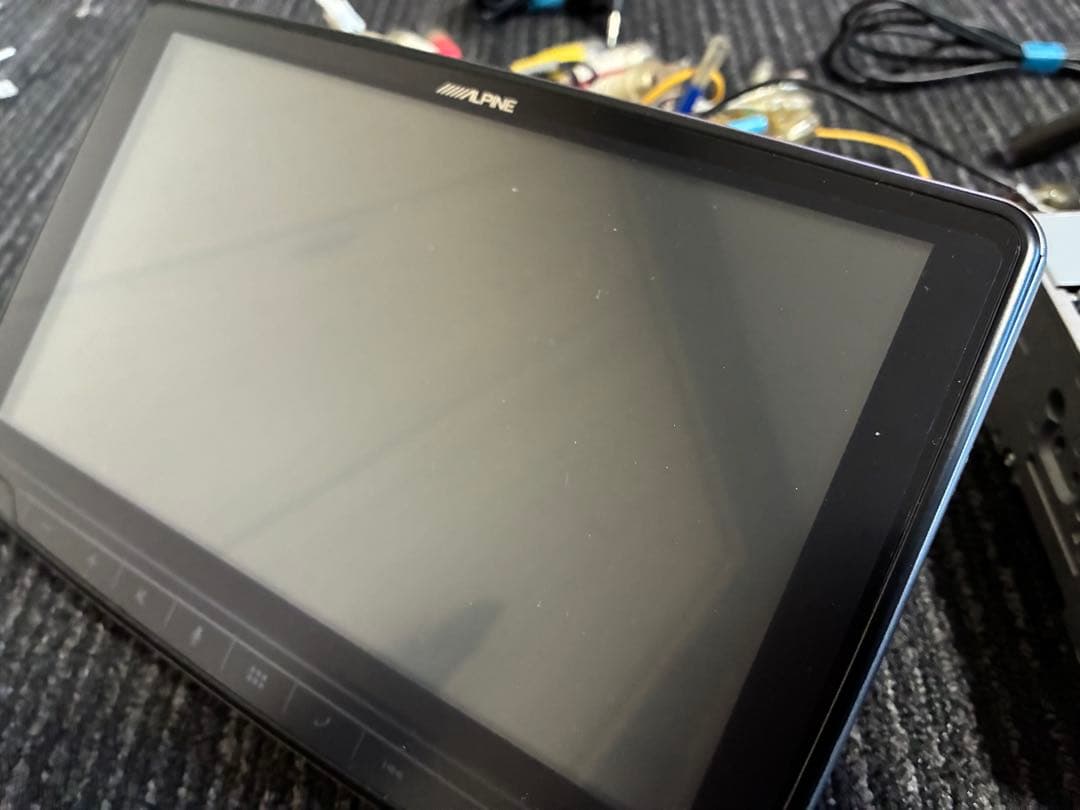 ALPINE DAF9 ストア専売ディスプレイオーディオ 9型フローティング
