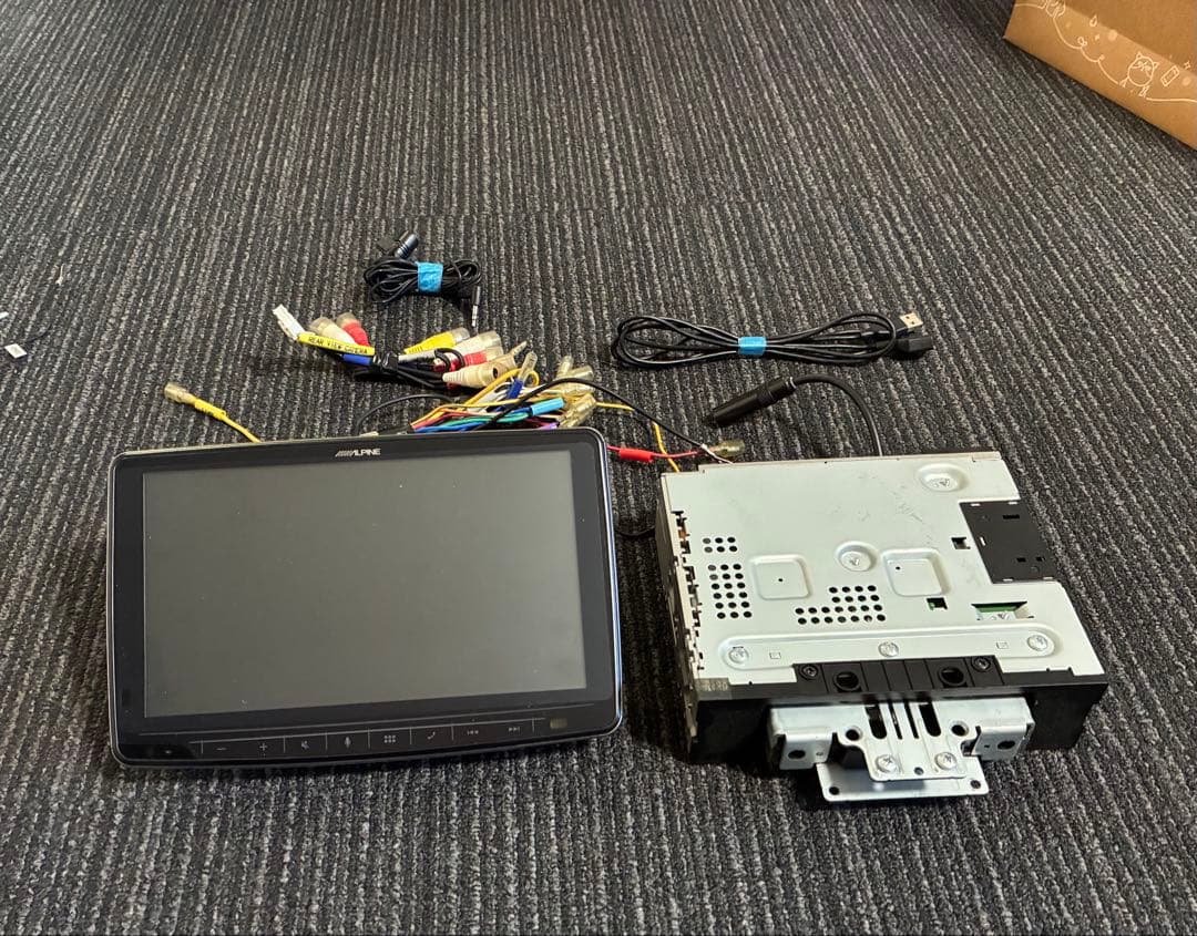 ALPINE DAF9 ストア専売ディスプレイオーディオ 9型フローティング