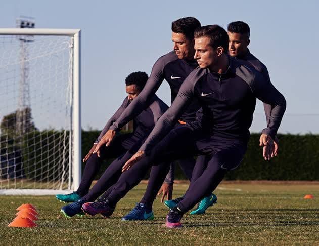 NIKE ナイキ サッカー フットサル エアロスイフト  トレーニングウェア