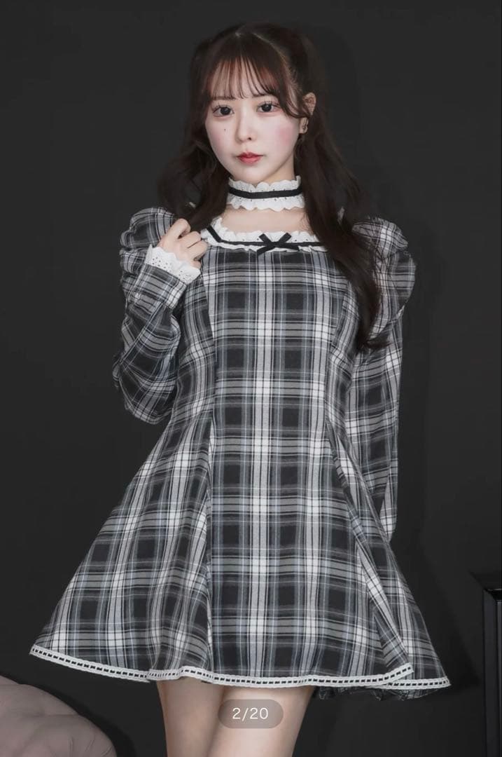 チョーカー付きコットンフリル長袖ワンピース pium ピウム