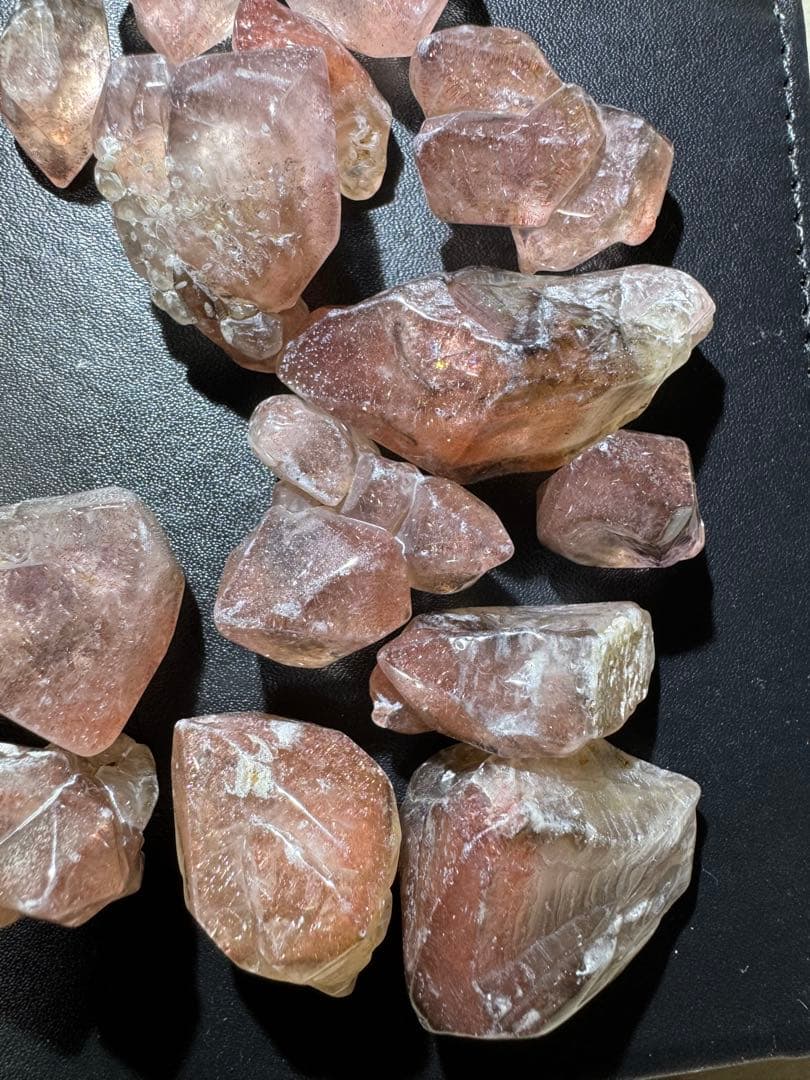 カザフスタン産ストロベリークォーツ