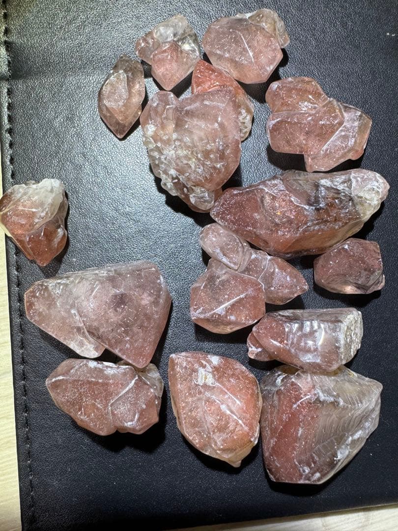 カザフスタン産ストロベリークォーツ