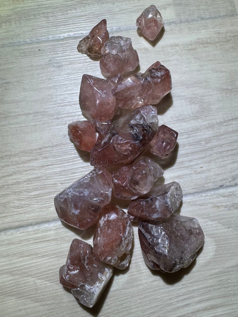 カザフスタン産ストロベリークォーツ