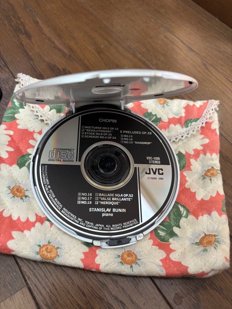 ポータブルプレーヤー SONY CD WALKMAN D-NE20