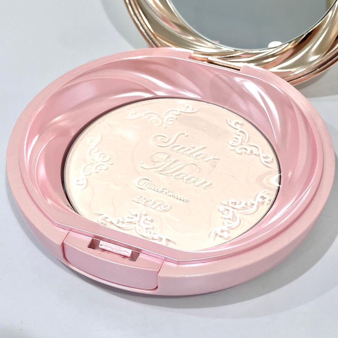 セーラームーン シャイニングムーン パウダー 2019 未使用 フェイスパウダー