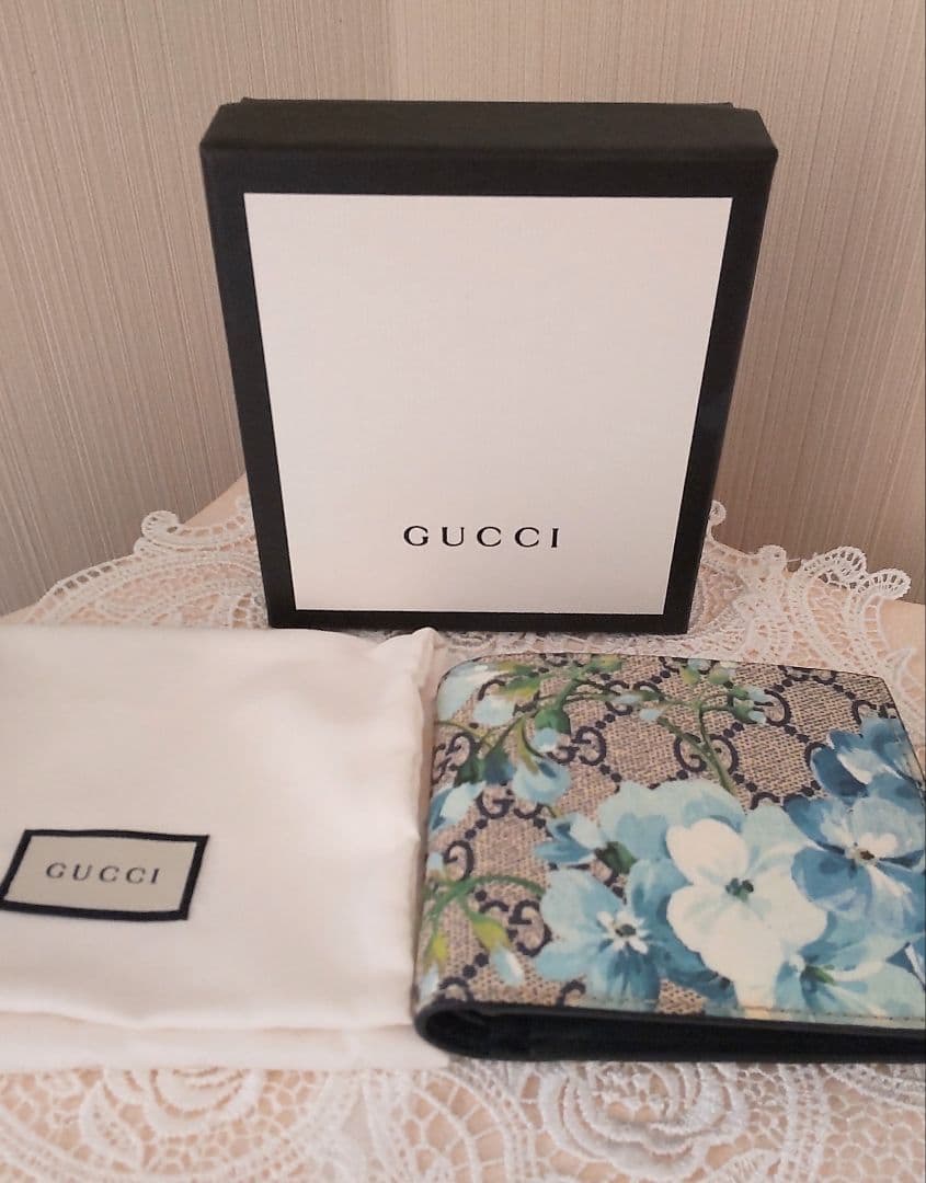 GUCCI ブルームス☆花柄☆ 二つ折り財布 - 小物価格