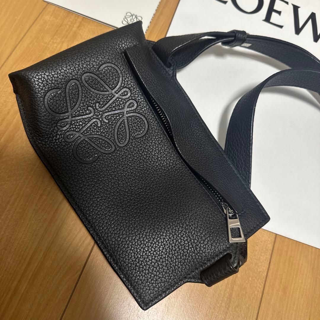 LOEWE(ロエベ)のバーティカル Tポケット ショルダーバッグ ボディ