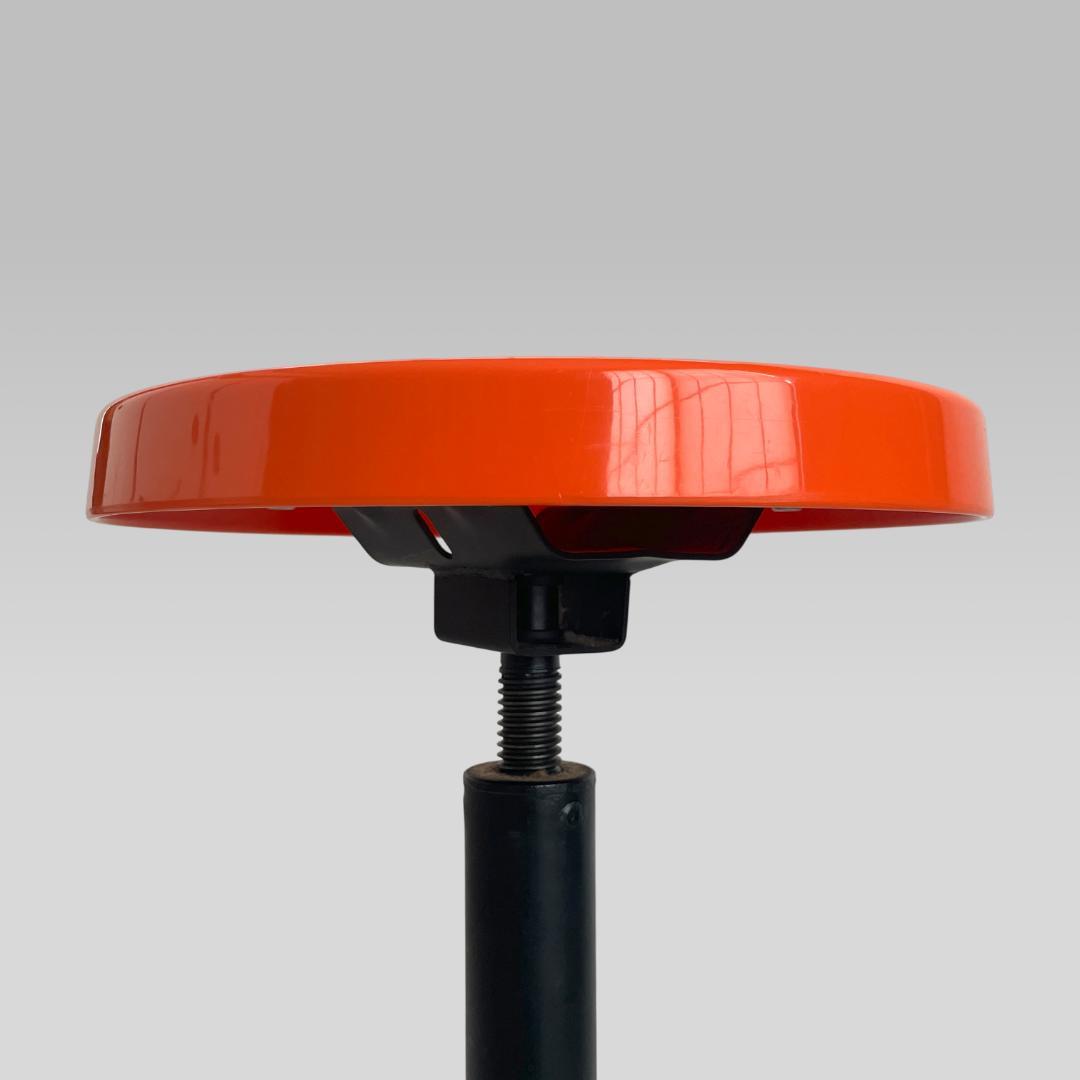 【パブリックデザイン】ポストモダン ラボラトリー スツール 公共 学校椅子