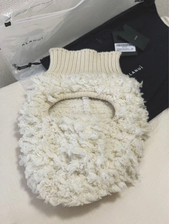 オフホワイト ウール ファー スティッチ バラクラバ　ALANUi