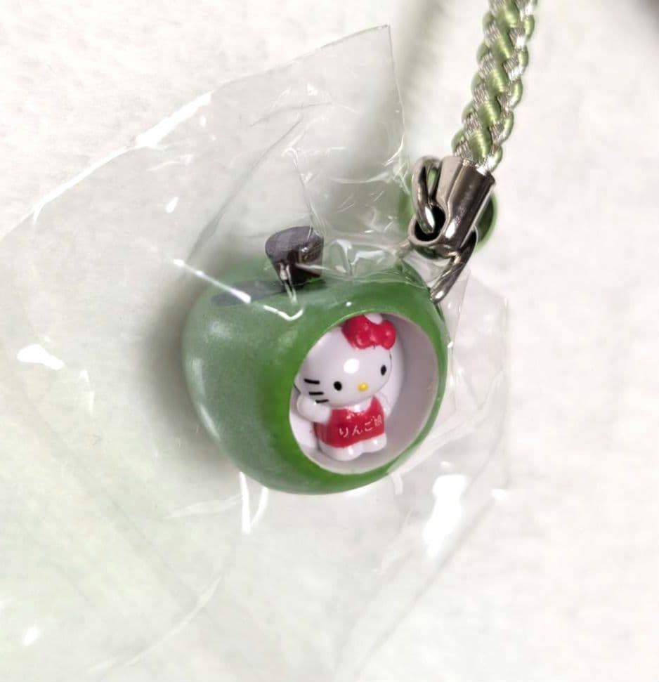ご当地キティ 青森限定 根付け ストラップ りんご ハローキティ - メルカリ