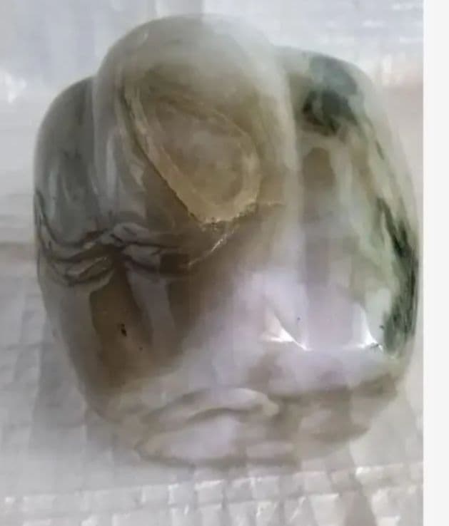 蛙　カエル　翡翠　置物　オブジェ　幸運　魔除け　縁起もの　　パワーストーン