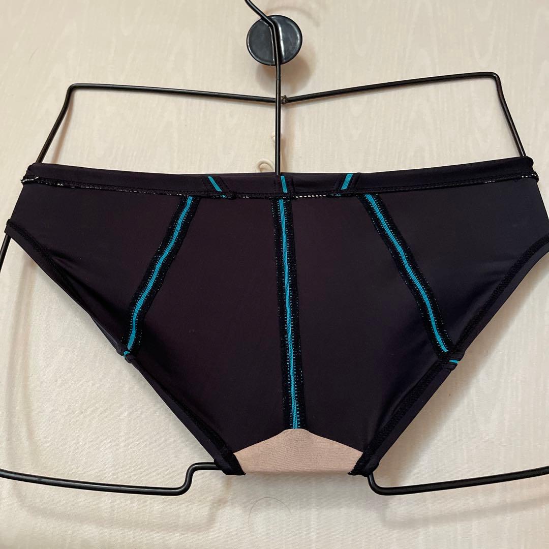 希少アリーナ競パン黒Mサイズバック水抜き - メルカリ