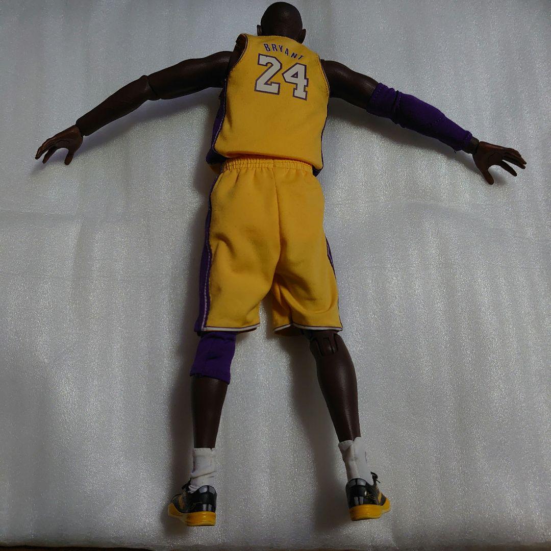 エンターベイ コービー・ブライアント 1/6 フィギュア