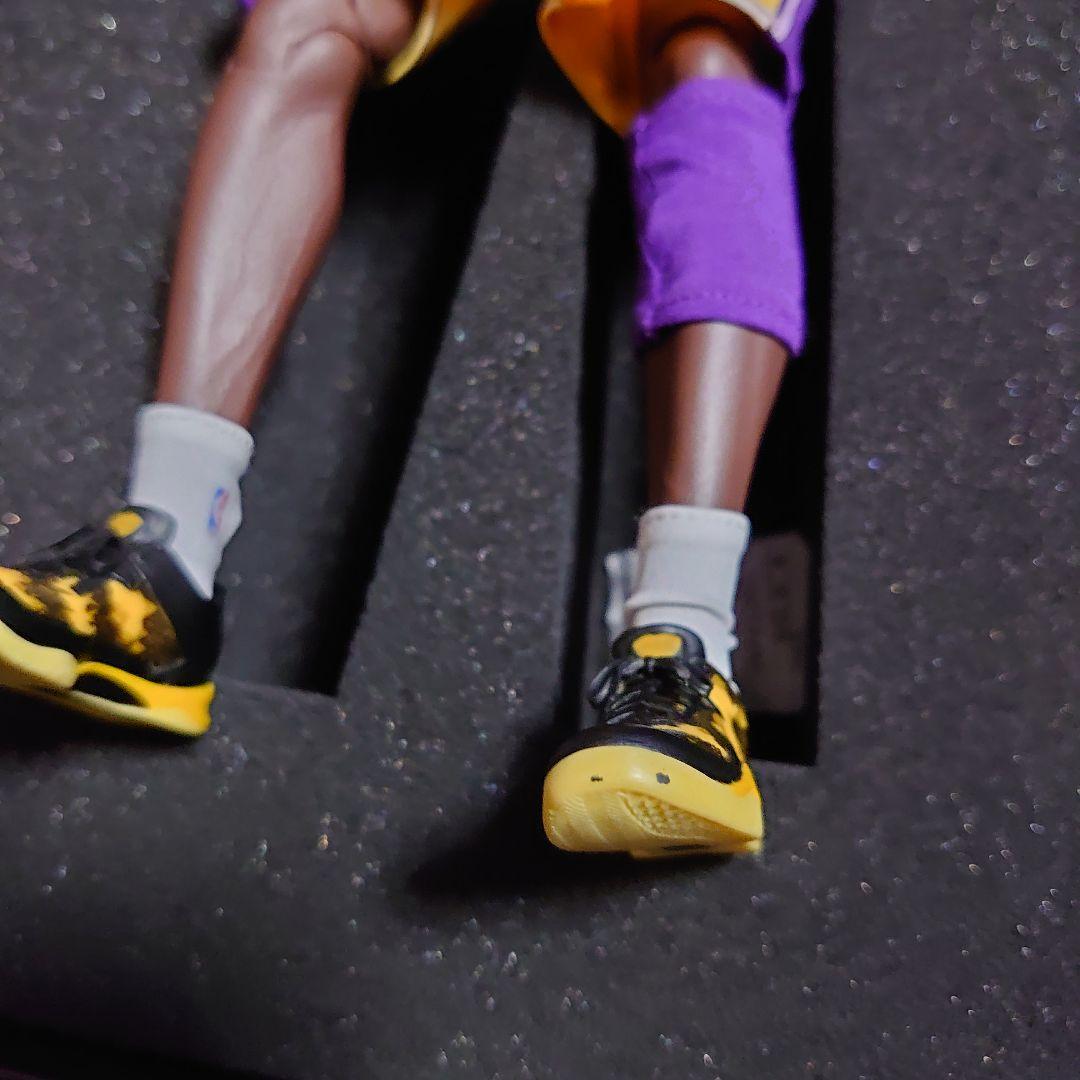 エンターベイ コービー・ブライアント 1/6 フィギュア