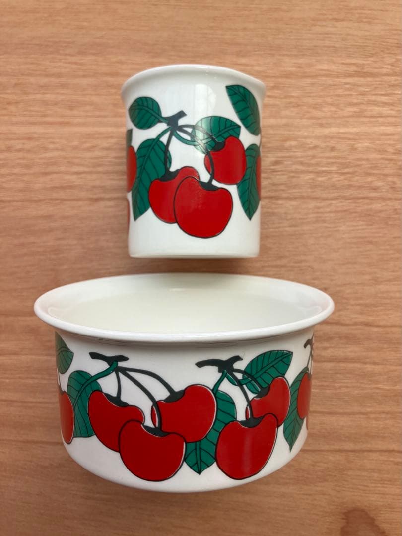 ARABIA Kirsikka アラビア　キルシッカ クリーマー&シュガーボウル