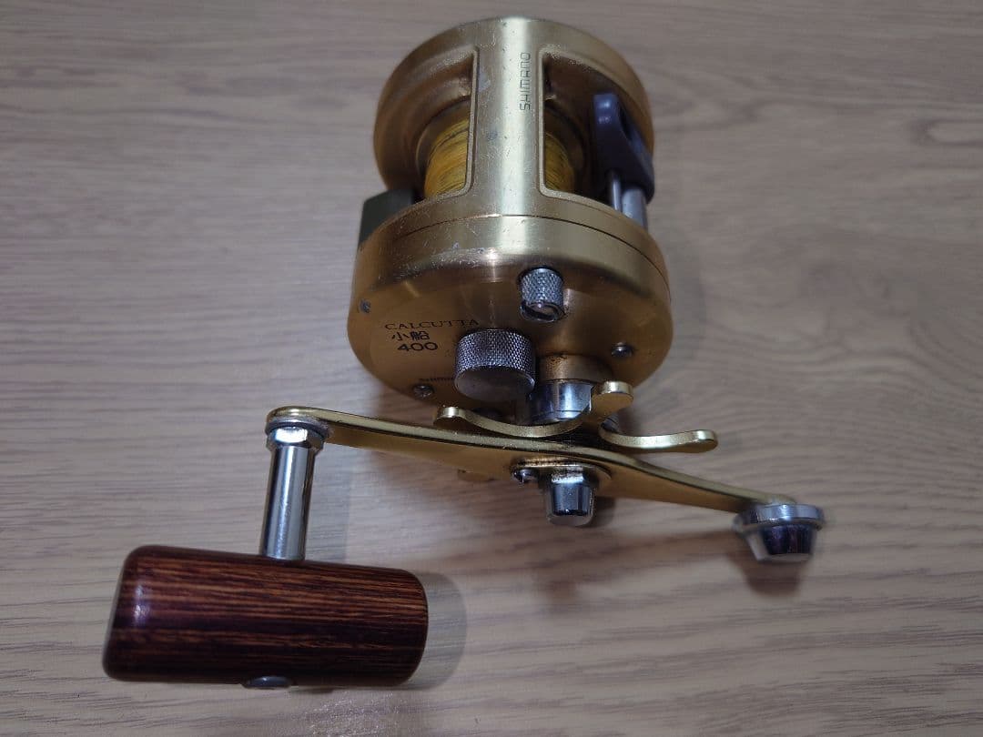 【値下げ】シマノ CALCUTTA小船 400 ベイトリール ゴールド