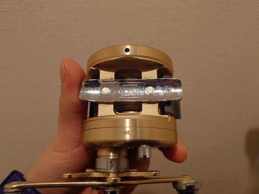 【値下げ】シマノ CALCUTTA小船 400 ベイトリール ゴールド