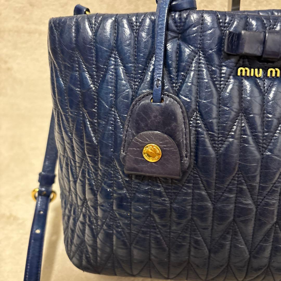 MIU MIU マトラッセ　2way ショルダーバック　レザー　ゴールド金具