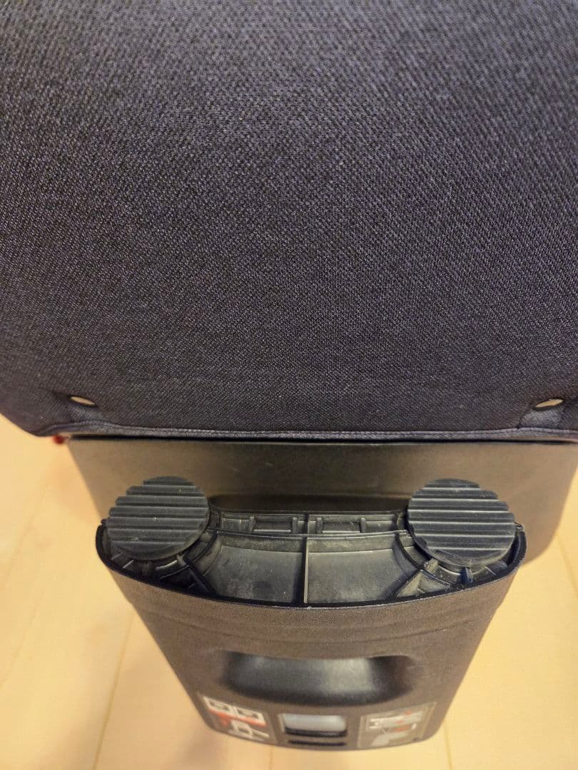 エールべべ　クルット4s プレミアム　ナチュラルダークグレー　チャイルドシート