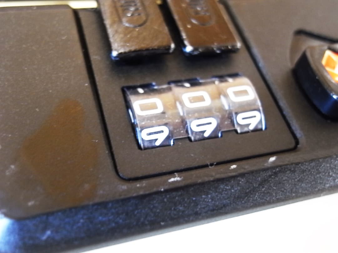 美品◇絶盤希少リモワ アローズ ビューティ＆ユース機内可◇メンテ・クリーニング済