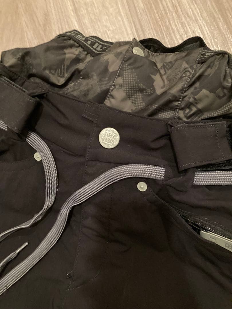 スノボ　ウェア　上下セット定価35,000+24,000