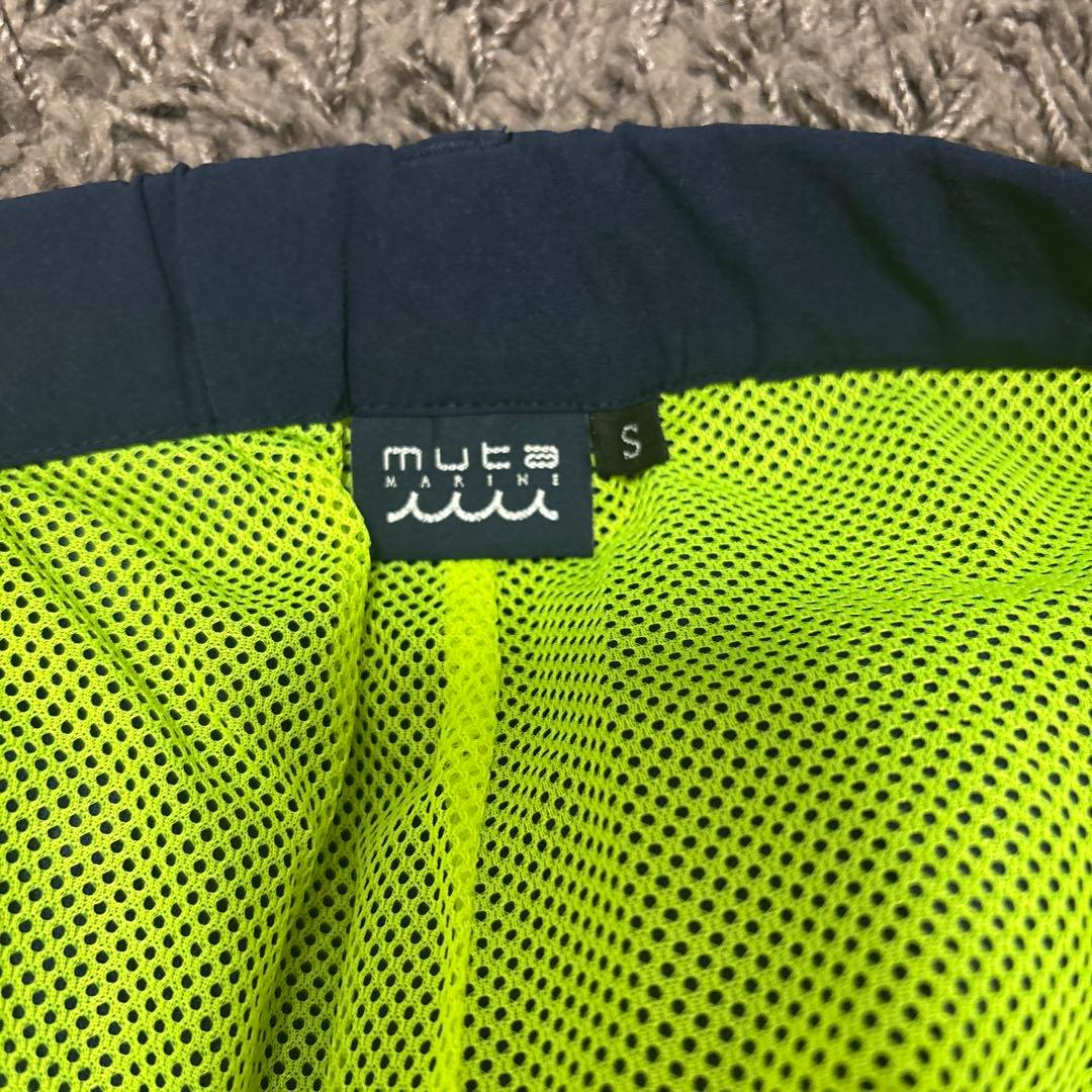 《新品未使用》ムータマリン　ネイビー ハーフパンツ 両側面ロゴ入り