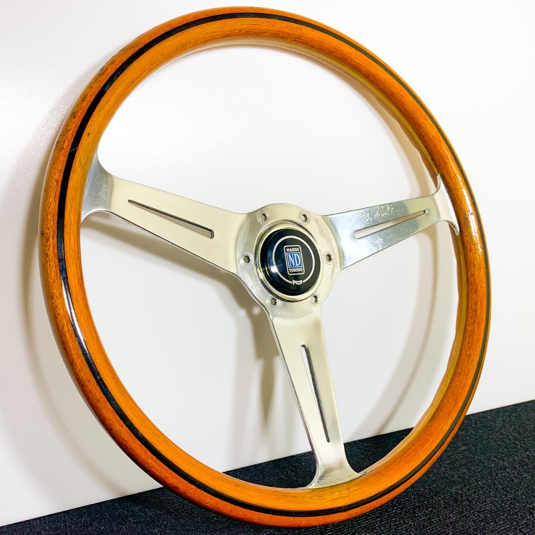 ナルディ クラシック ウッドステアリング おまけホーンボタン・ネジ6本付