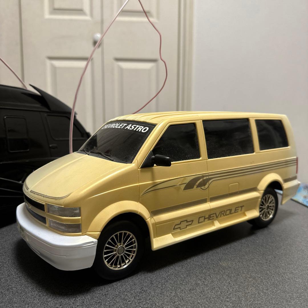 シボレーアストロ & バニングハイエース ラジコン2台セット ジャンク