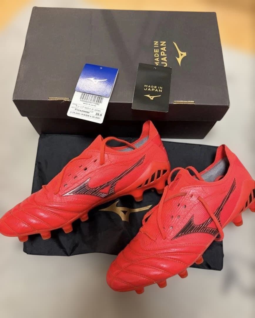 サッカースパイク ミズノ モレリアネオ3β レッド レア - メルカリ
