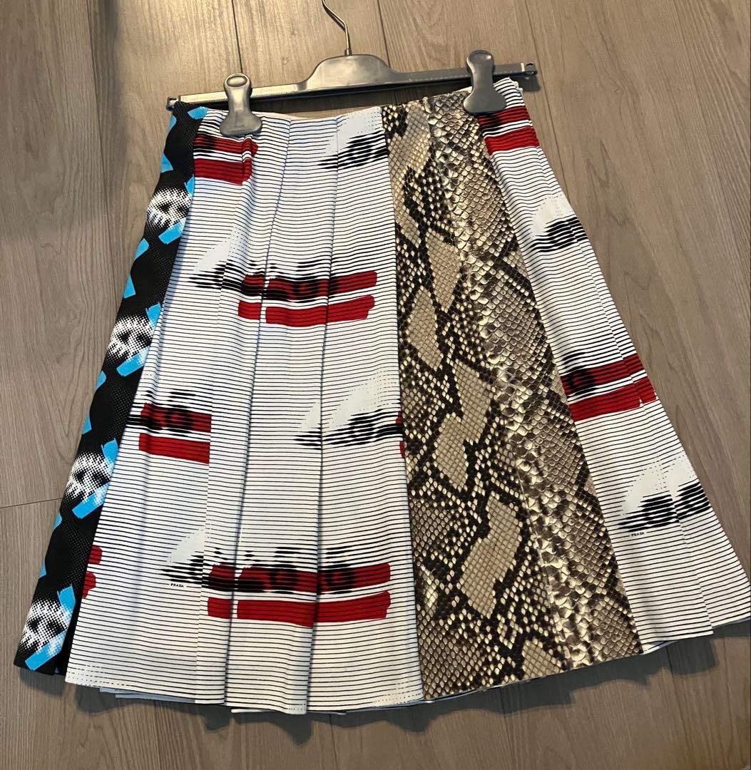 【PRADA】プリーツスカート 異素材ミックス／ランウェイコレクション
