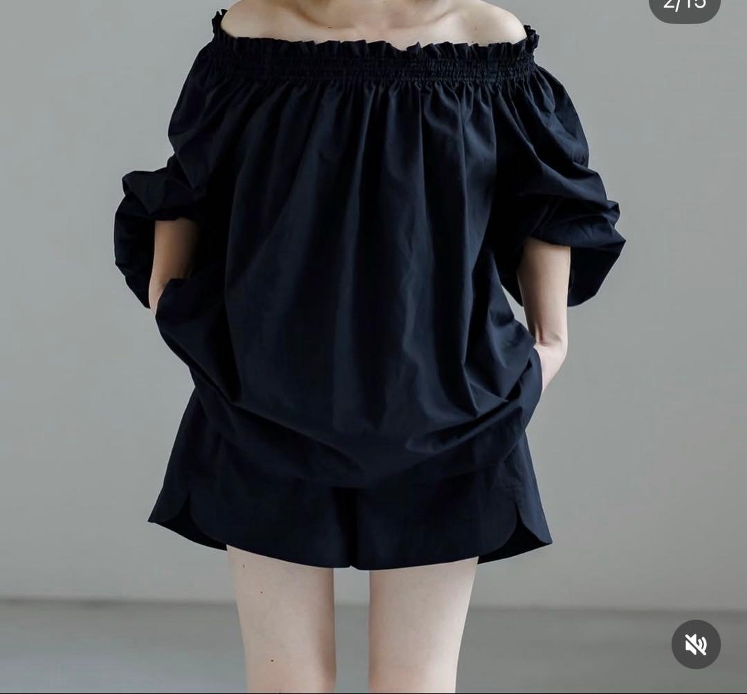 新品タグ付き】Liten Shirring ブラウスブラックラッシュガード