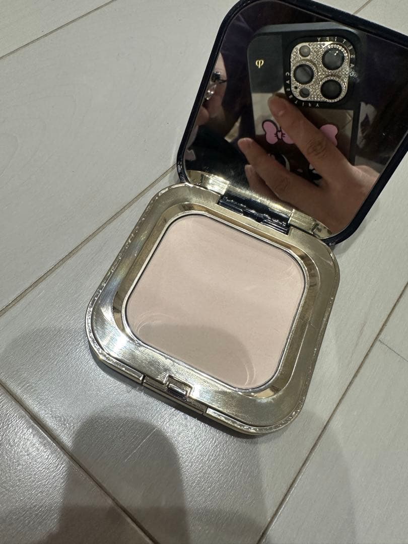 クレ・ド・ポー ボーテ プレストパウダーとハイライト