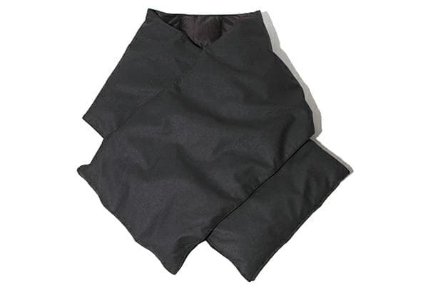 ホワイトマウンテニアリング タイオン シンセティックレザー ダウンマフラー