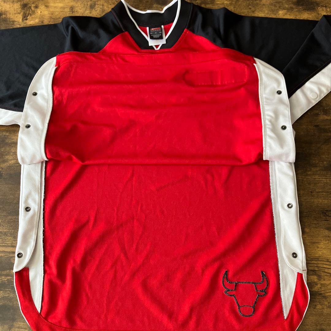 NIKE NBA シカゴ ブルズ ウォームアップシャツ ジャージ Mサイズ