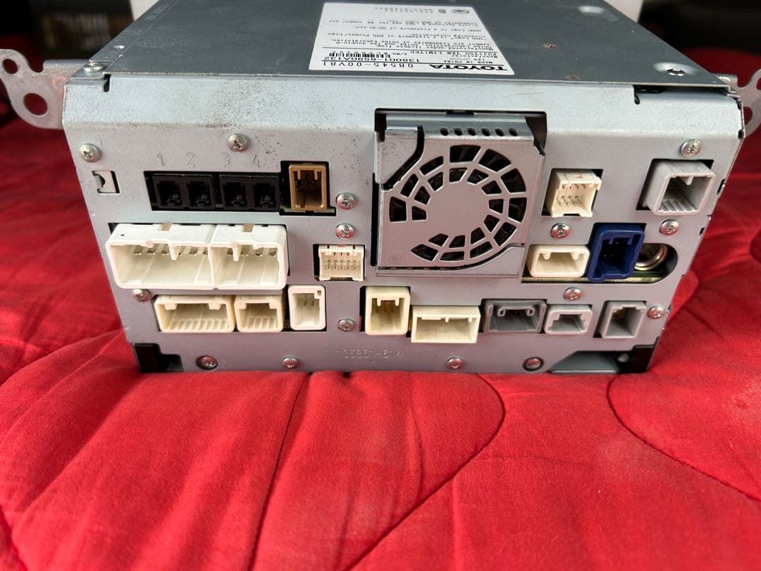 トヨタ純正カーナビ NSZT-Y62G 9インチ　ヴォクシー80