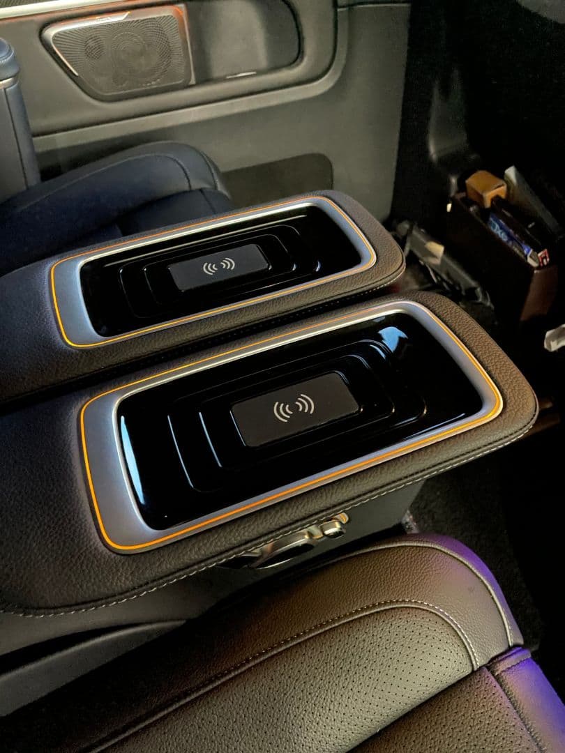 w447 RHD BR447 プラチナスウィート　後席置くだけ充電器キット　左右