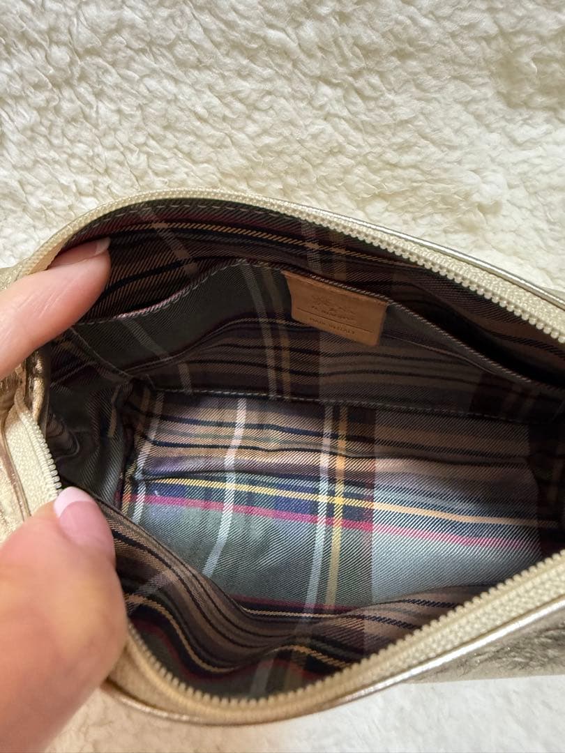 イルビゾンテ　【新品】ポーチ　プラチナ