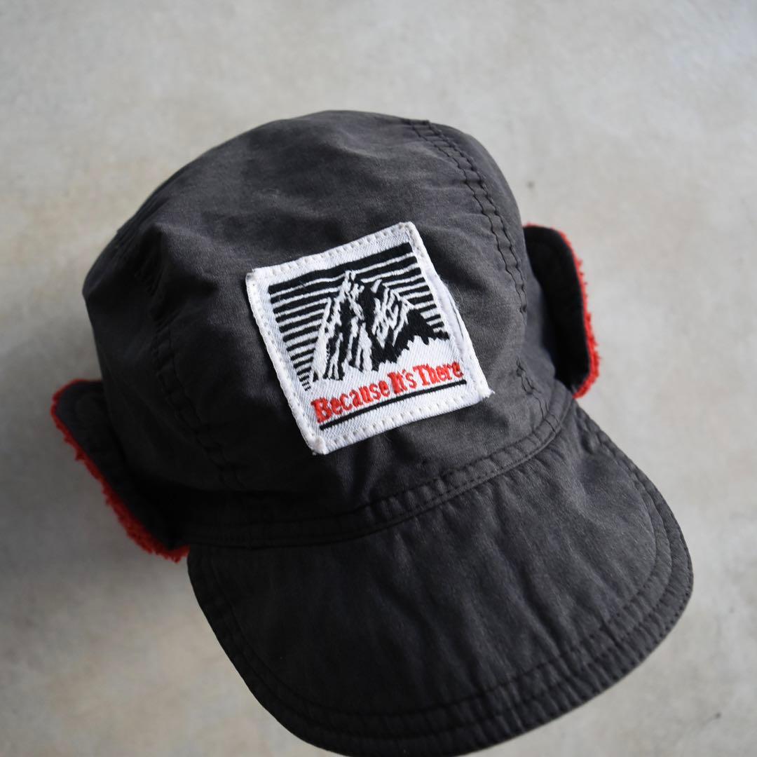80s90s Because It's There イヤーフラップキャップ黒×赤