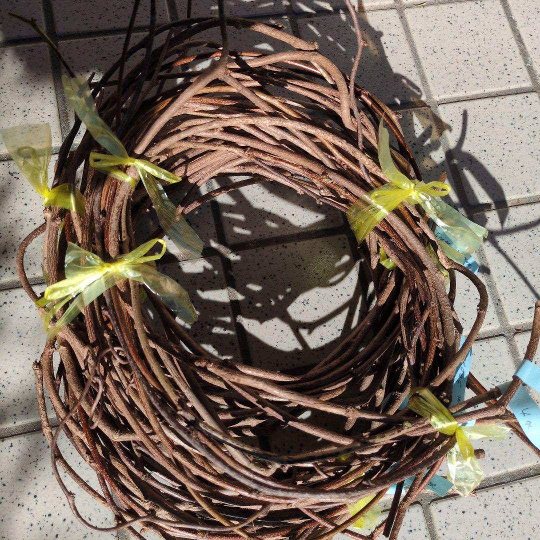 アケビの蔓 4mm〜5mm 30M以上！ - メルカリ